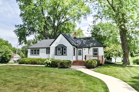 1636 S Triangle, New Berlin, WI 53151
