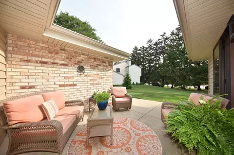 11018 N Balsam Tree, Mequon, WI 53092