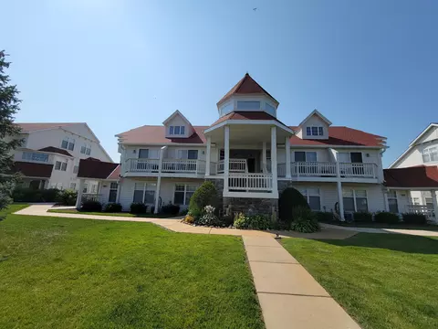 2144 Landings, Delavan, WI 53115