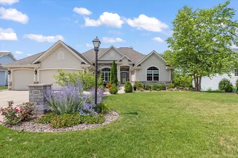 1523 Fox Riv, Mukwonago, WI 53149