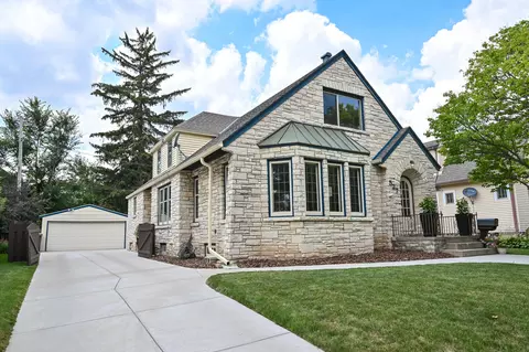 527 N 64th, Wauwatosa, WI 53213