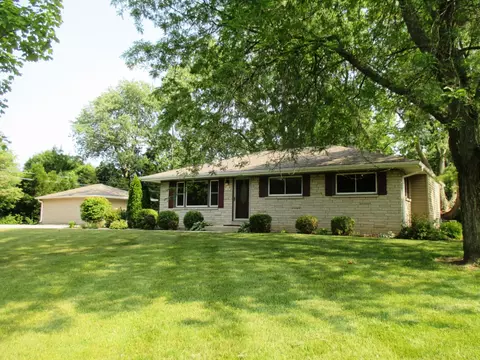 n50w14425 Fairmount, Menomonee Falls, WI 53051