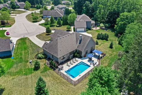 w239n7369 Charles, Sussex, WI 53089
