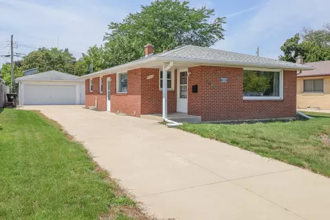 1706 W Lawn, Racine, WI 53405
