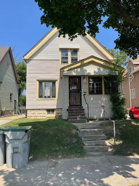 2222 W Finn, Milwaukee, WI 53206