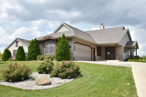 n66w15496 Raven Way #45, Menomonee Falls, WI 53051