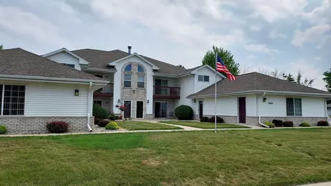 6145 S Creekside #2, Cudahy, WI 53110