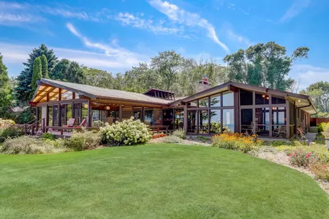 1744 Circlewood, Racine, WI 53402