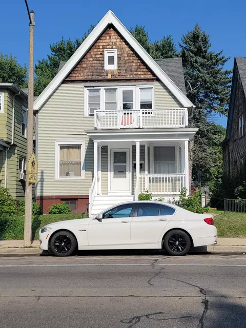 2852 N Holton #2852A, Milwaukee, WI 53212