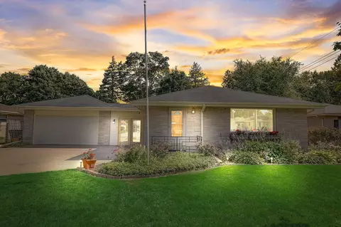 3201 W Vogel, Greenfield, WI 53221