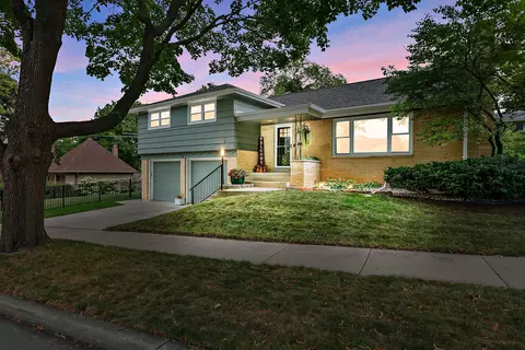 10410 W Melvina, Wauwatosa, WI 53222