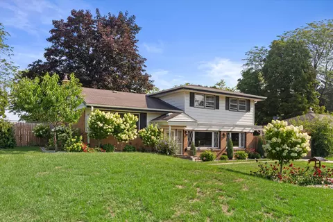 5520 W Luebbe, Milwaukee, WI 53223