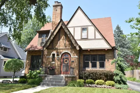 8140 Hillcrest, Wauwatosa, WI 53213