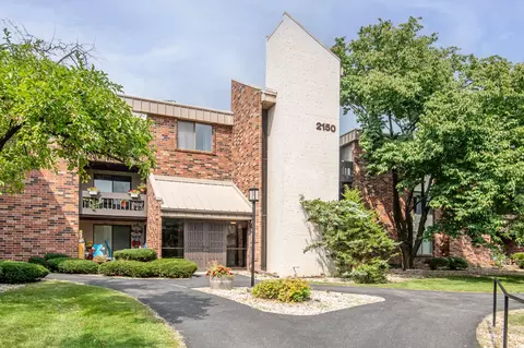 2150 W Good Hope #102, Glendale, WI 53209