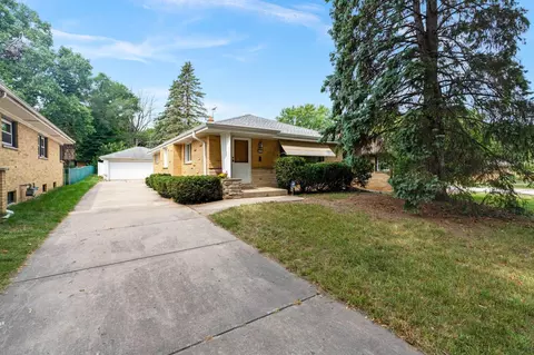 4081 N 97th, Wauwatosa, WI 53222
