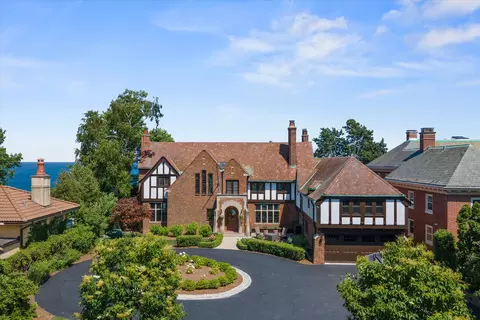 4430 N Lk, Shorewood, WI 53211