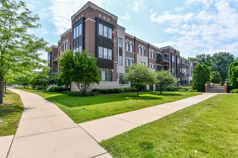 19115 Thomson #104, Brookfield, WI 53045