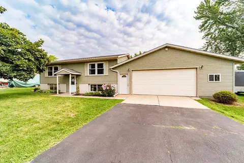 w8084 Fairview Street, Onalaska, WI 54650