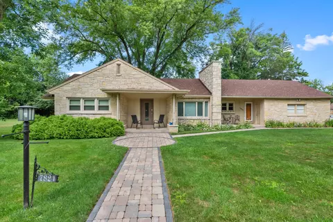 7821 N N Lk, Fox Point, WI 53217
