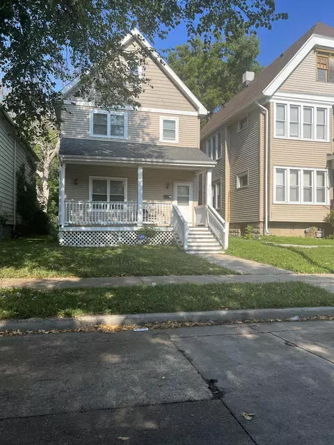 2443 N 28th #2445, Milwaukee, WI 53210