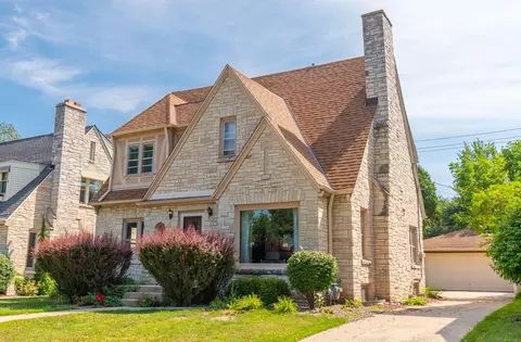 2832 N 68th, Milwaukee, WI 53210
