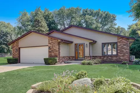 7737 W Winston, Franklin, WI 53132