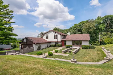 18750 W Lookout, New Berlin, WI 53146