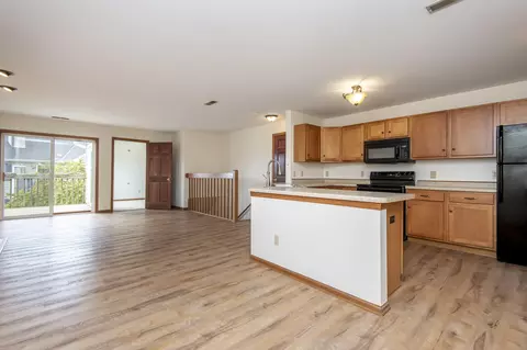 n25w24037 River Park #9, Pewaukee, WI 53072