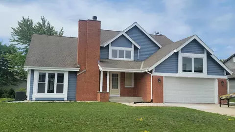6713 S Tumblecreek, Franklin, WI 53132