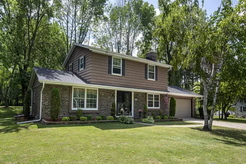 1503 W Liebau, Mequon, WI 53092