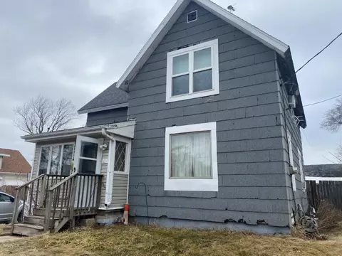 1011 N Greenfield, Waukesha, WI 53186