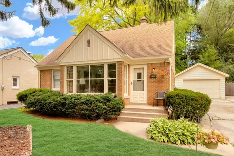920 W La Salle, Glendale, WI 53209