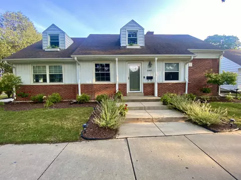 8305 Currie, Wauwatosa, WI 53213