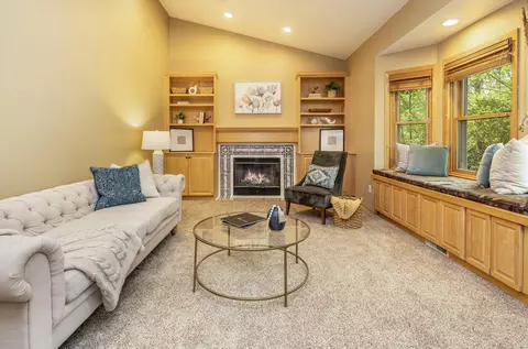 11115 N San Marino, Mequon, WI 53092