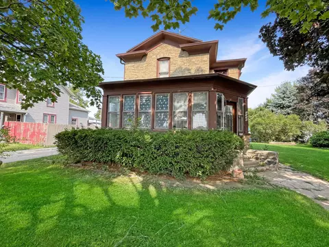 2034 Division, East Troy, WI 53120