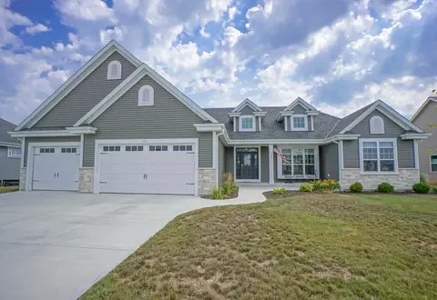 1527 Fay, Oconomowoc, WI 53066