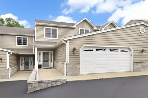 7501 W Wind Lk #4, Norway, WI 53185