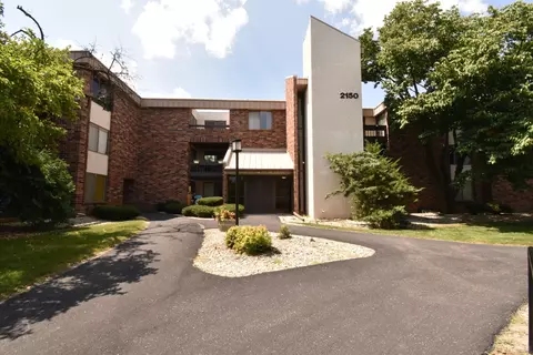 2150 W Good Hope #103, Glendale, WI 53209