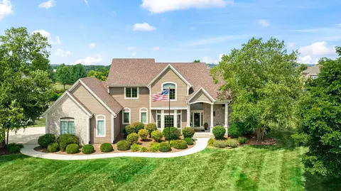 108 Trails Edge, Hartland, WI 53029