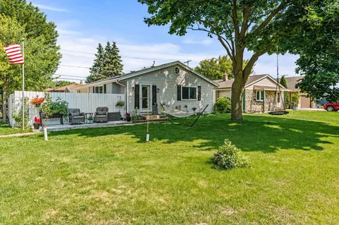 4202 S 92nd, Greenfield, WI 53228