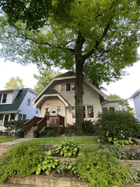 4132 N Maryland, Shorewood, WI 53211
