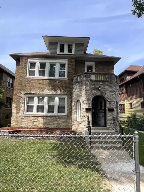 2967 N 45th #2969, Milwaukee, WI 53210