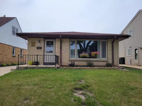 2559 S 94th, West Allis, WI 53227