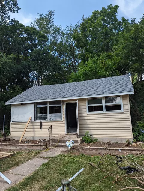 33900 Palm, Burlington, WI 53105