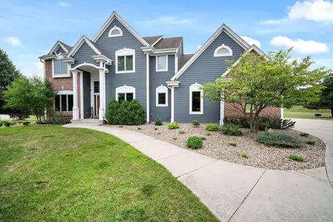 w273n1542 Riverland, Pewaukee, WI 53072