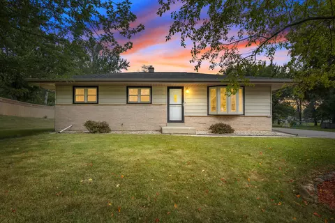 3906 W Acre, Franklin, WI 53132