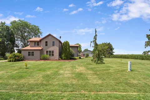 n855 Six Corners Road, Walworth, WI 53184