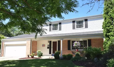 5501 N Mohawk, Glendale, WI 53217
