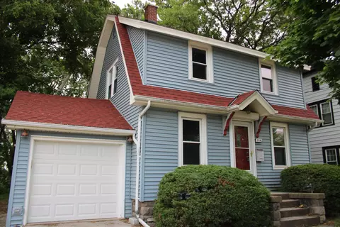 719 Buena Vis, Waukesha, WI 53188