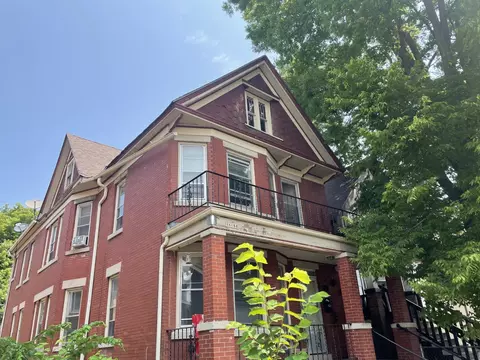 1618 W Becher, Milwaukee, WI 53215